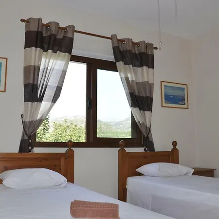 Peaceful Heights Holiday Home. *